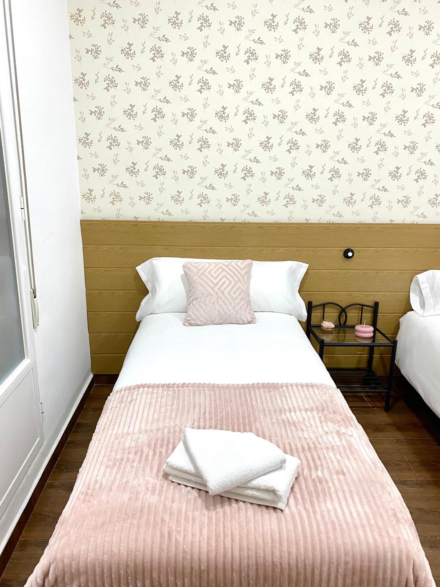 Apartamentos Fuencarral II مدريد الغرفة الصورة